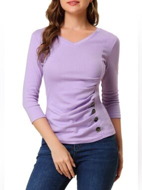 💜 Women’s Lavender V-Neck Button-Accent Top • NWT • 23" p2p, 27" length